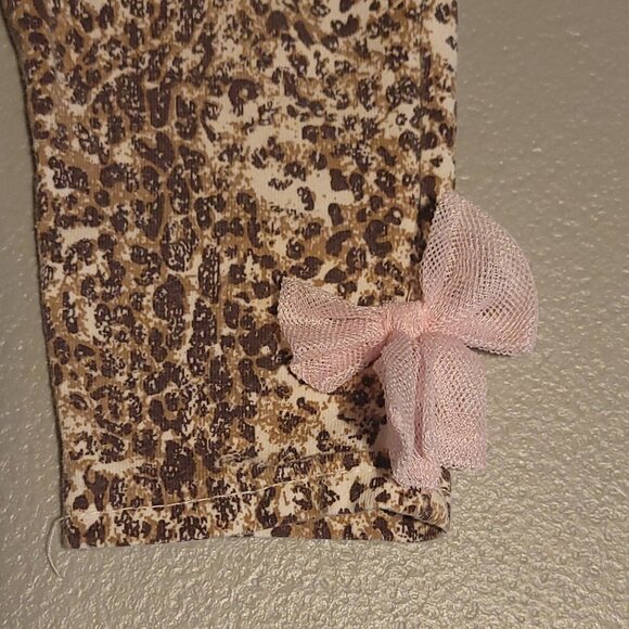 Duck Duck Goose Denim Colored Shirt & Leopard Print Leggings - Picture 7 of 10